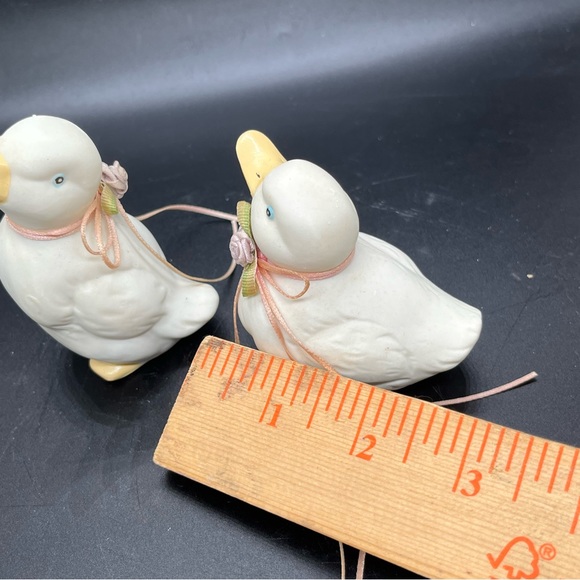 Vintage DEPT56  Duckling With A Pink Ribbon  Figurine - Porcelain   Retired Set - Picture 3 of 13